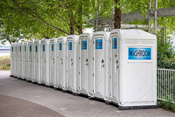 Best Porta potty delivery and setup  in Islandia, NY