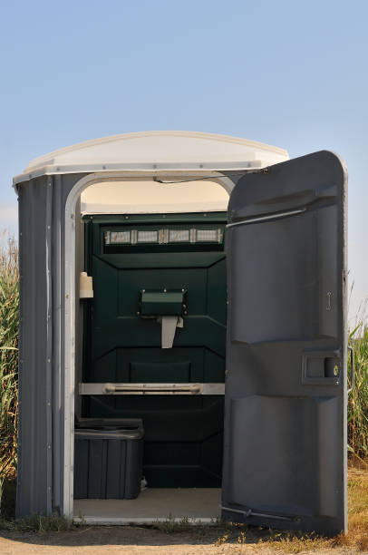 Affordable portable toilet rental in Islandia, NY