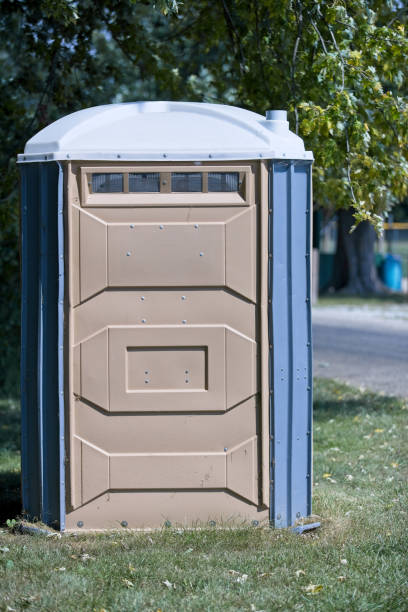 Best Portable restroom trailer rental  in Islandia, NY
